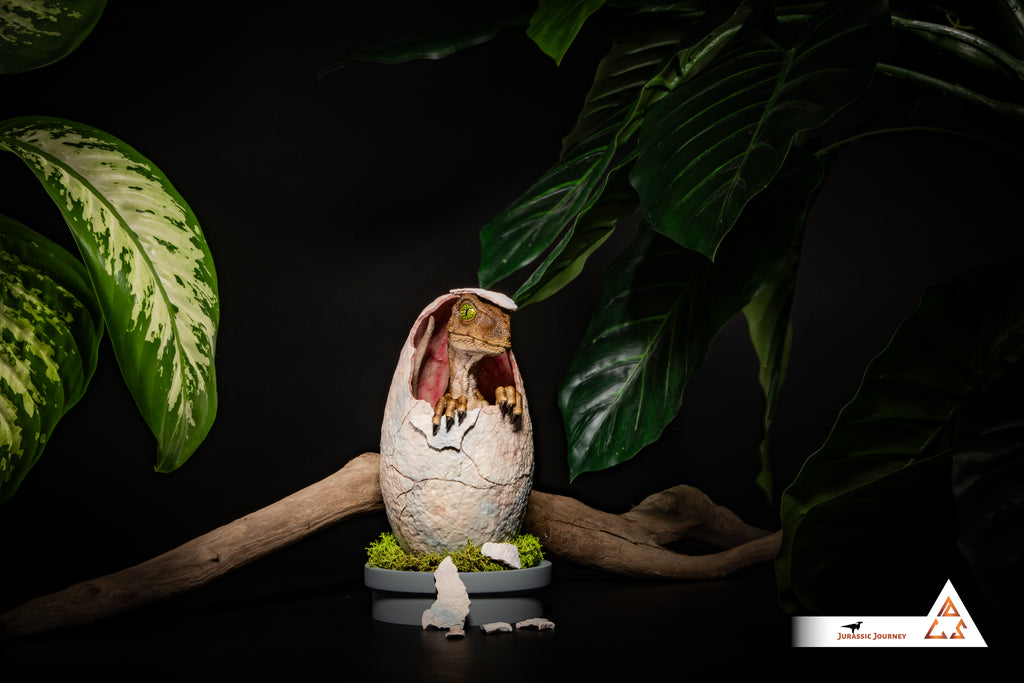 Hatching Velociraptor Baby | Hunter Edition | 1:1 scale collectible figure