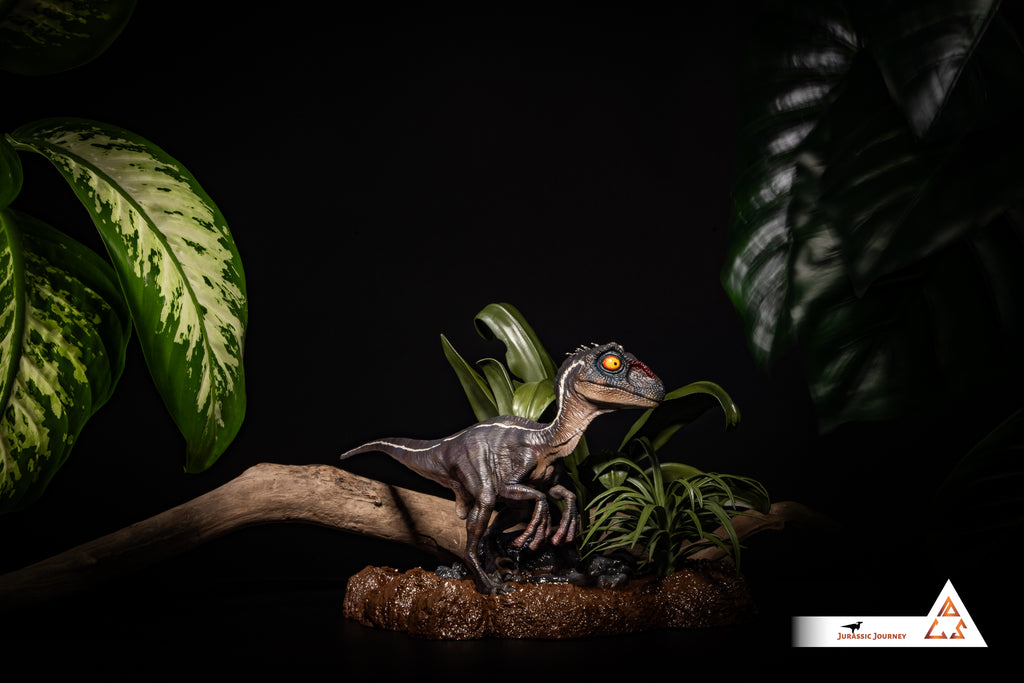 Velociraptor Baby with Mud Base | Killer Edition | 1:1 scale collectible figure