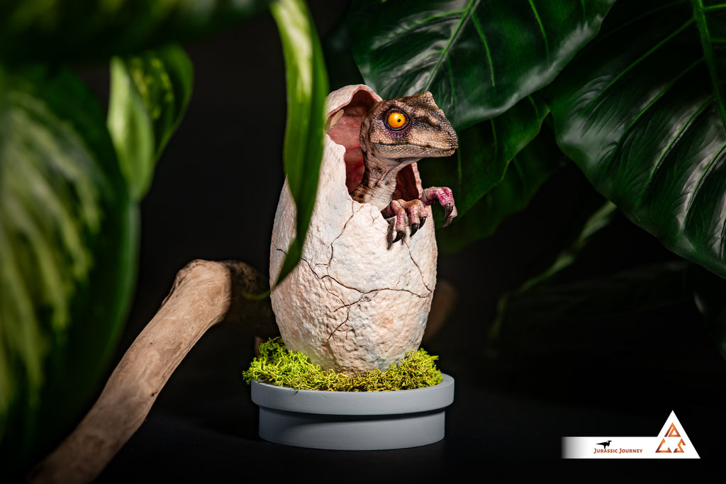 Hatching Velociraptor Baby | White Queen Edition | 1:1 scale collectible figure