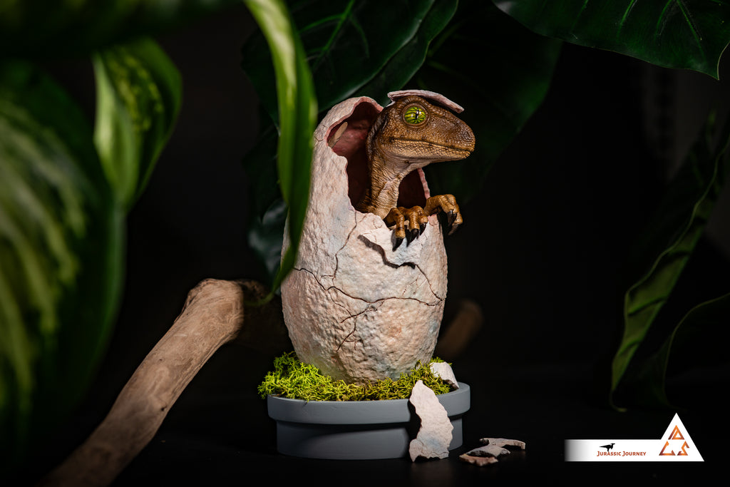 Hatching Velociraptor Baby | Hunter Edition | 1:1 scale collectible figure