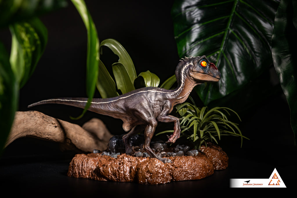 Velociraptor Baby with Mud Base | Killer Edition | 1:1 scale collectible figure