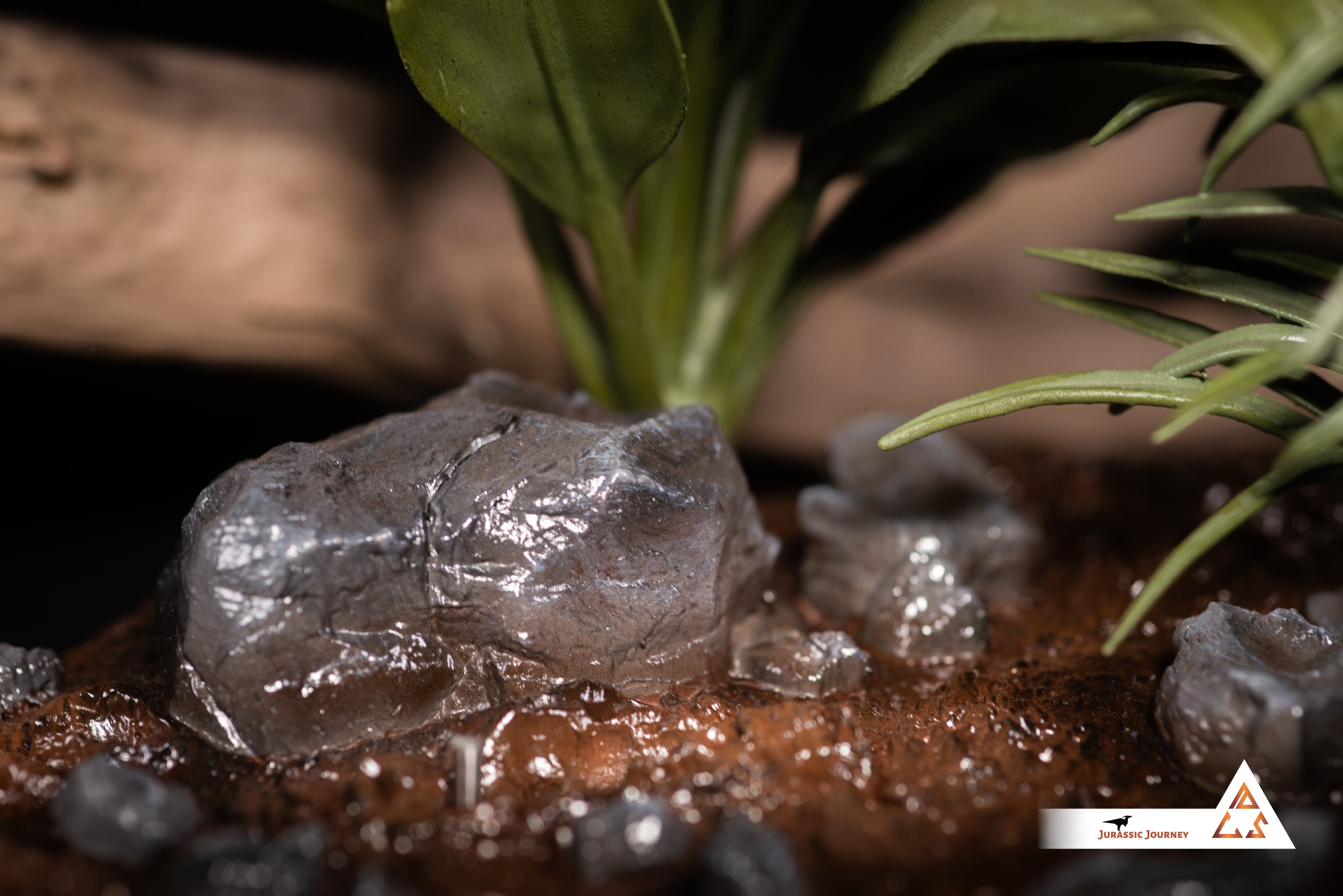 Velociraptor Baby with Mud Base | White Queen Edition | 1:1 scale collectible figure